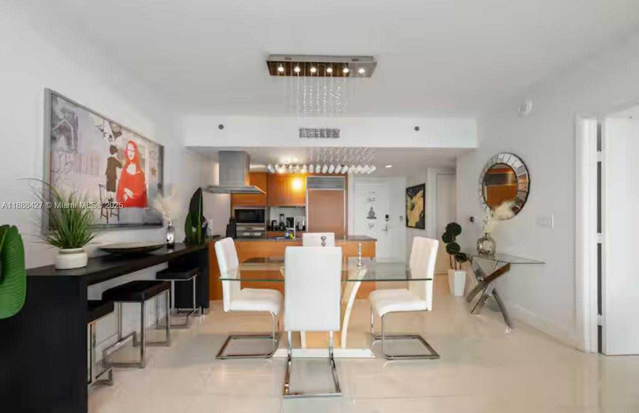 Small Image of 485 BRICKELL AVE #3707, Miami Number 16