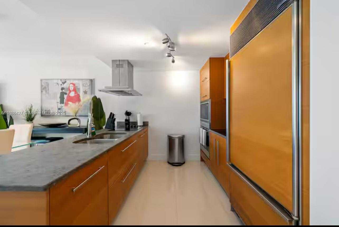 Small Image of 485 BRICKELL AVE #3707, Miami Number 20