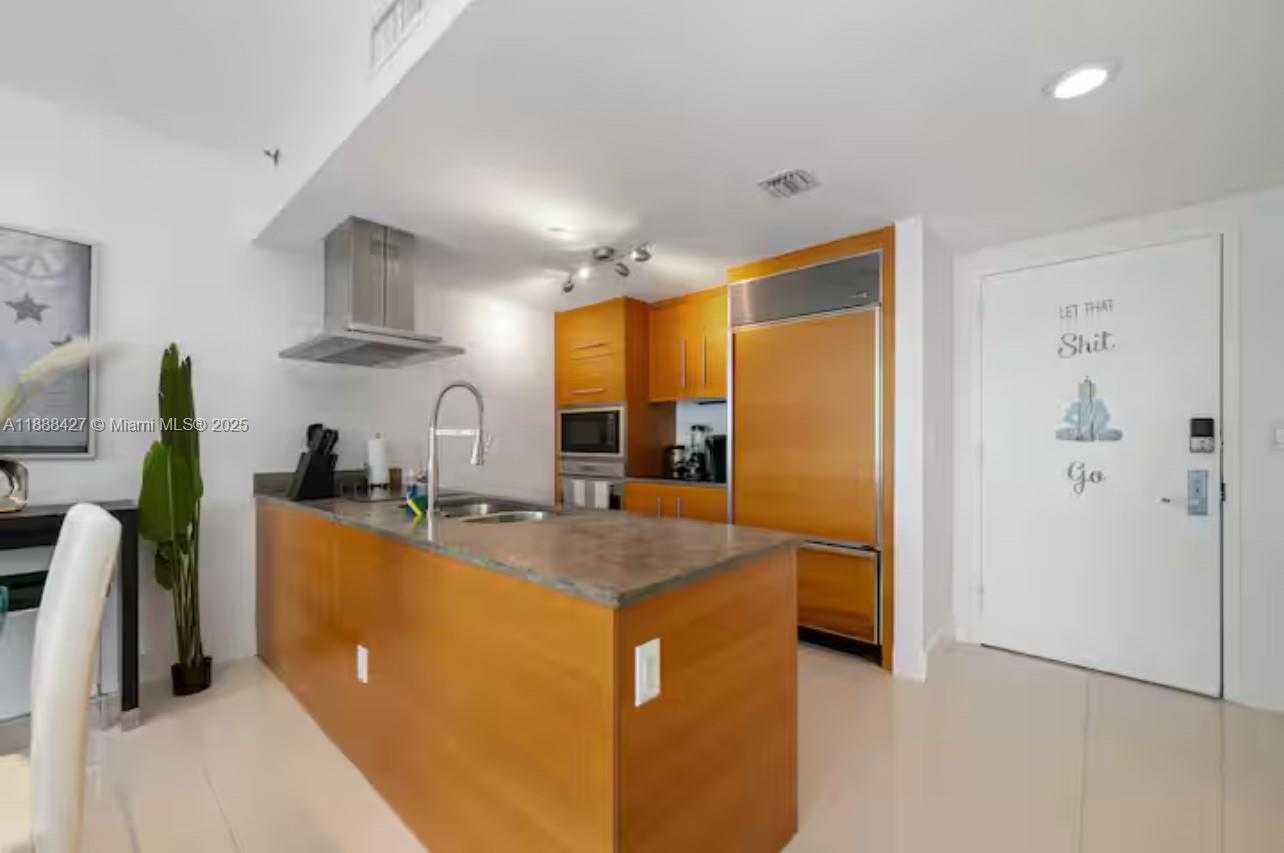 Small Image of 485 BRICKELL AVE #3707, Miami Number 22