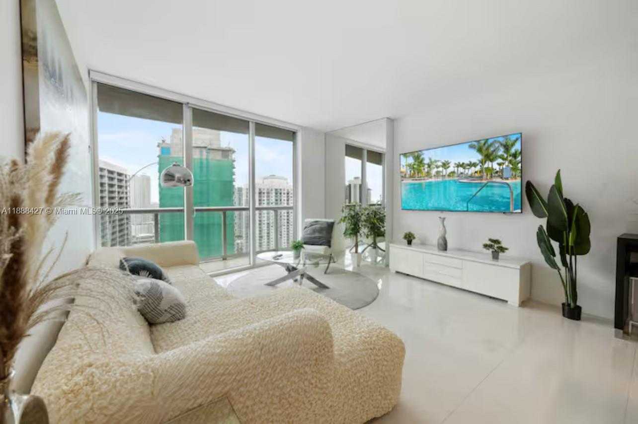 Small Image of 485 BRICKELL AVE #3707, Miami Number 24