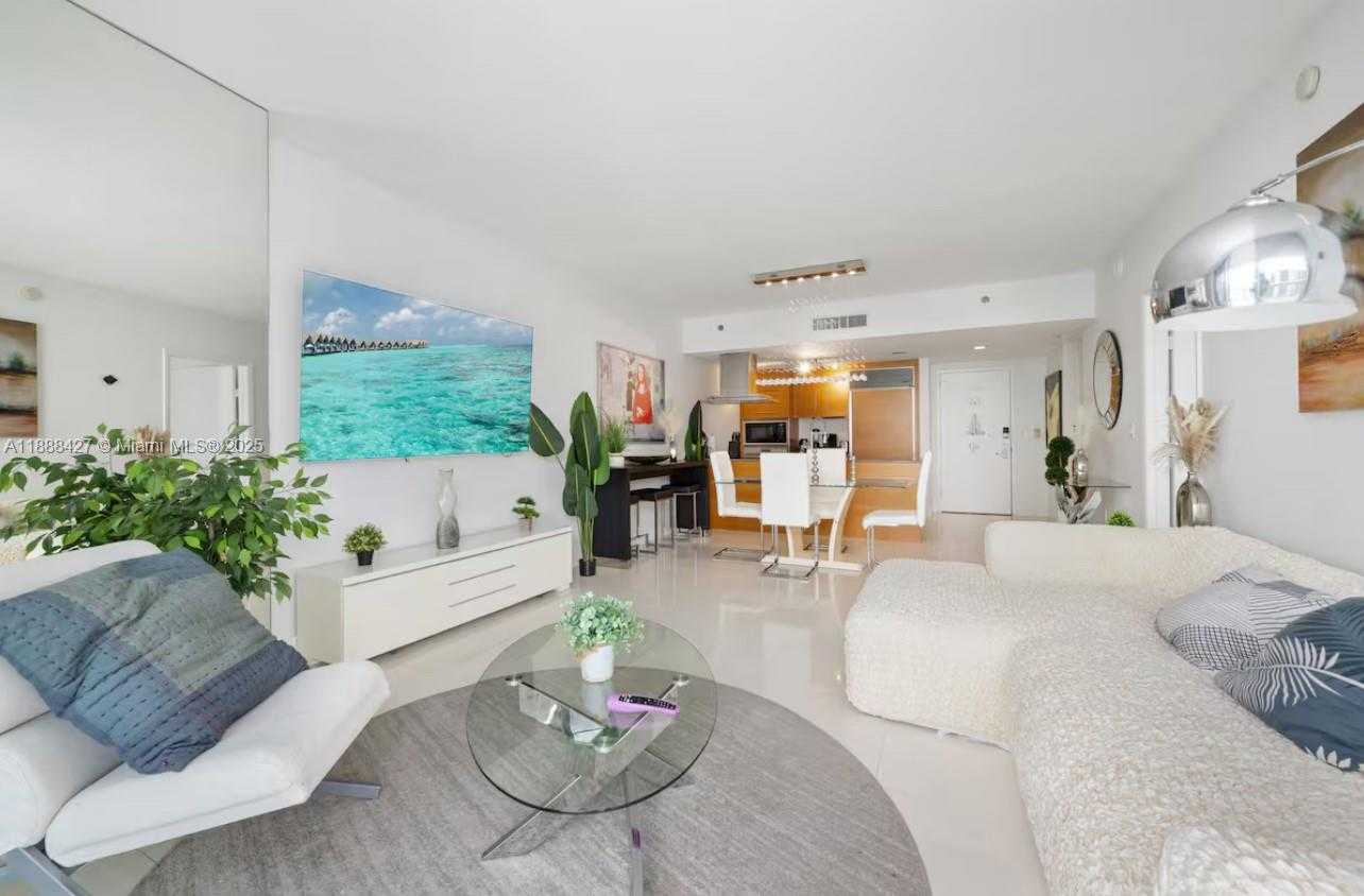 Small Image of 485 BRICKELL AVE #3707, Miami Number 25