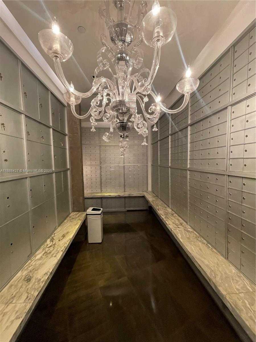 Small Image of 485 BRICKELL AVE #3707, Miami Number 27