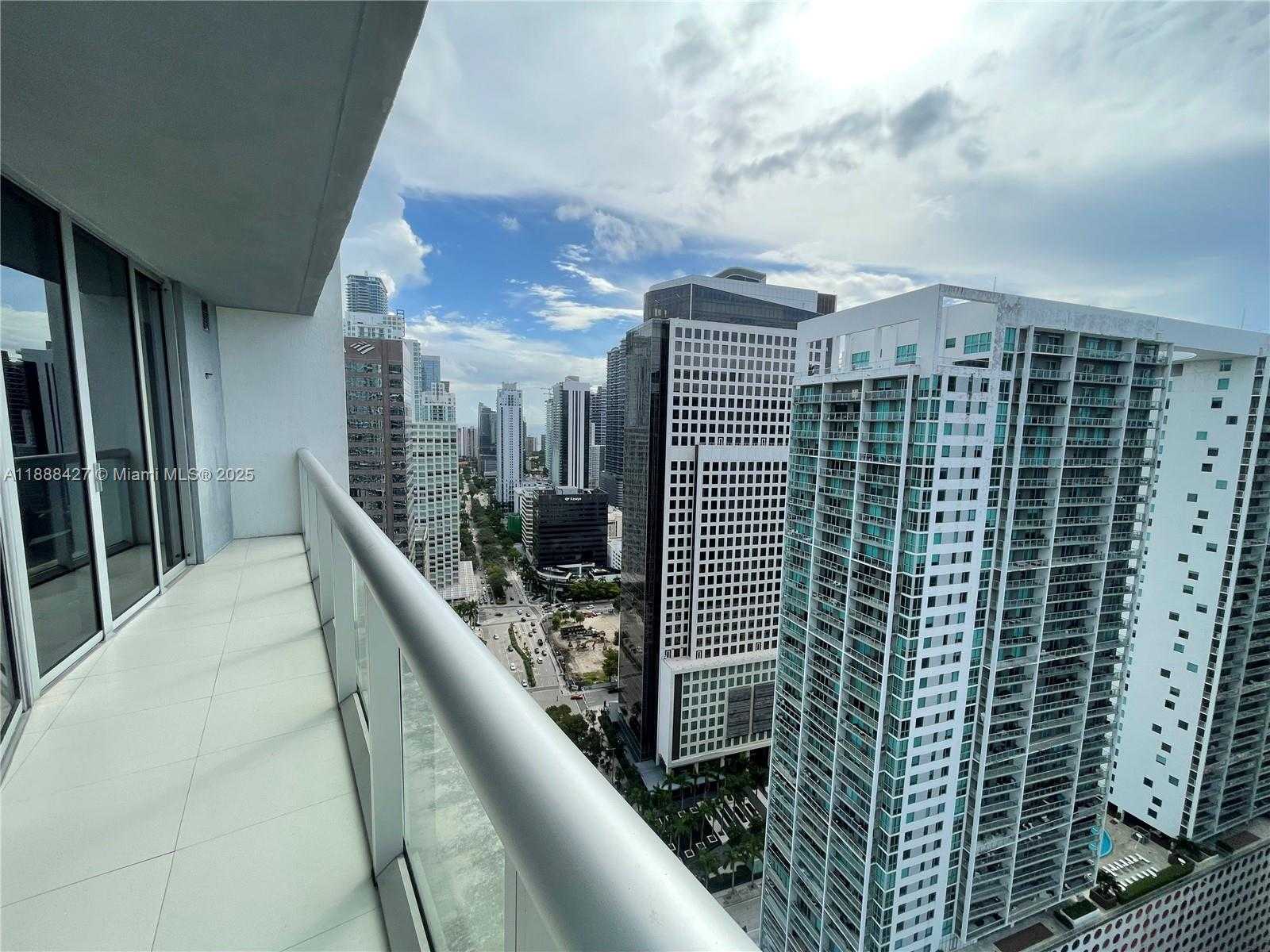 Small Image of 485 BRICKELL AVE #3707, Miami Number 30