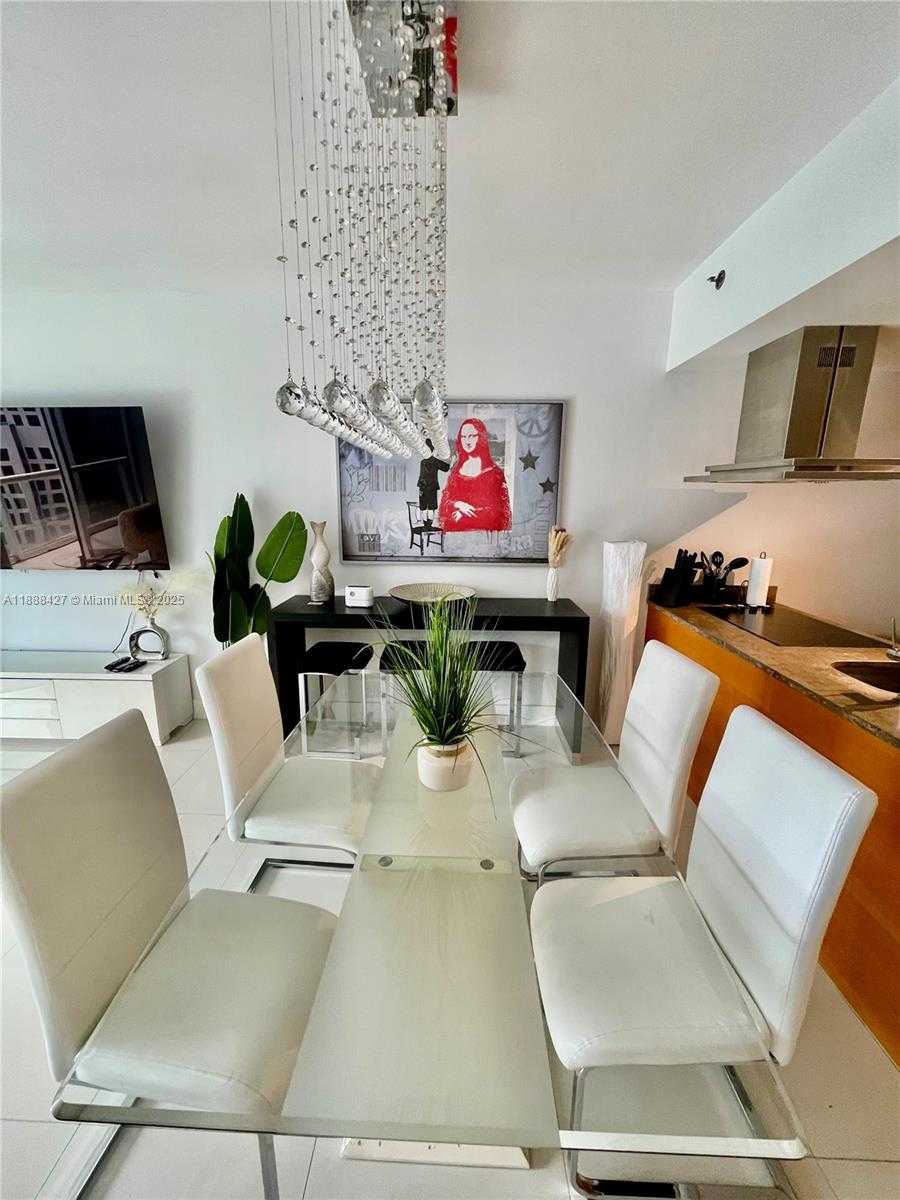 Small Image of 485 BRICKELL AVE #3707, Miami Number 36