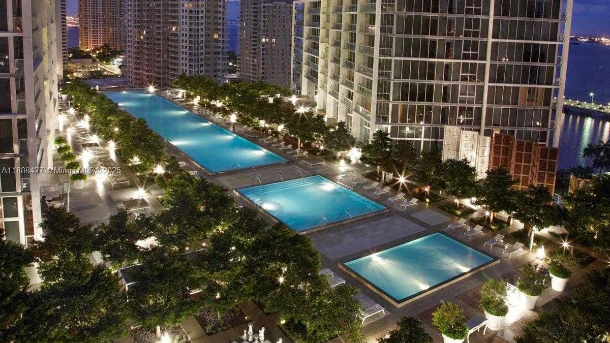 Small Image of 485 BRICKELL AVE #3707, Miami Number 8