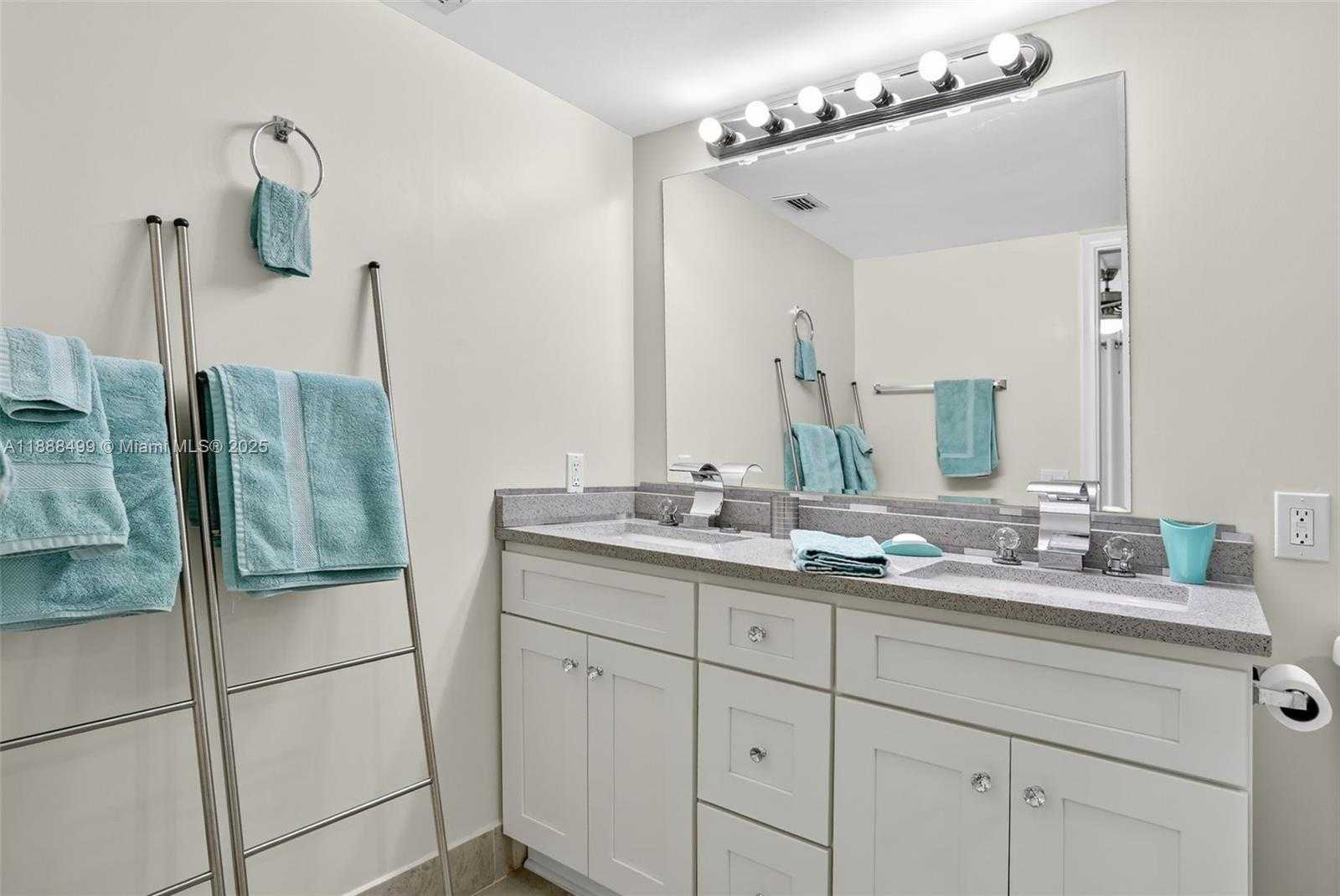 Small Image of 2301 LUCAYA LN #D3, Coconut Creek Number 19