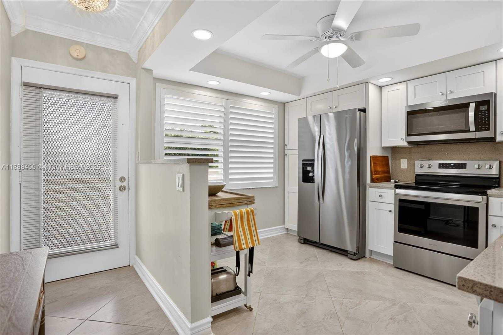 Small Image of 2301 LUCAYA LN #D3, Coconut Creek Number 4