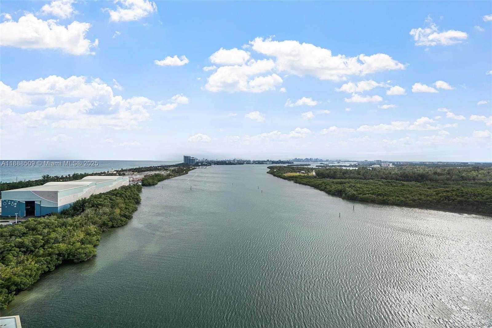 Small Image of 300 BAYVIEW DR #2108, Sunny Isles Beach Number 10