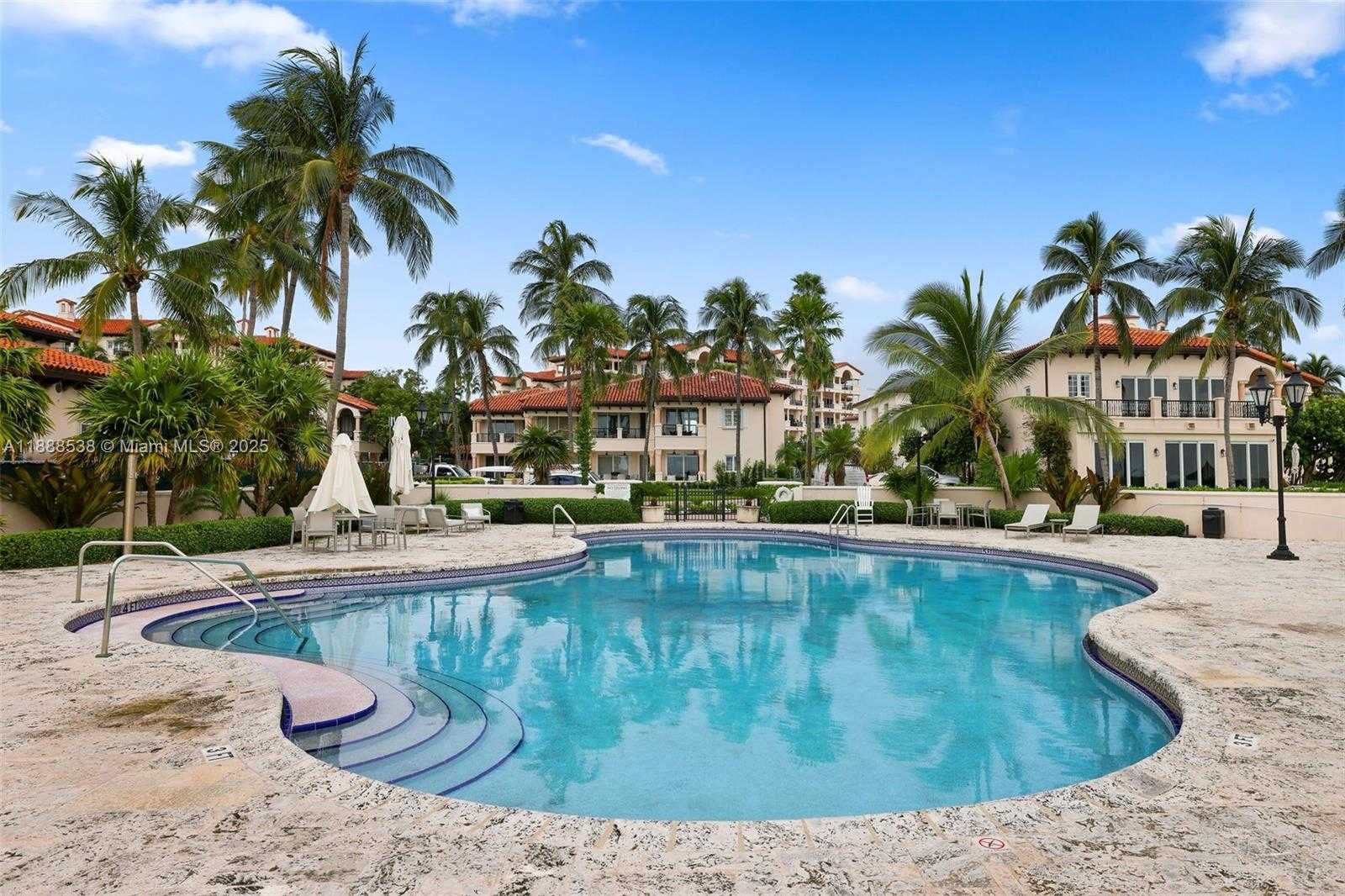 Small Image of 19216 FISHER ISLAND DR #19216, Miami Beach Number 18