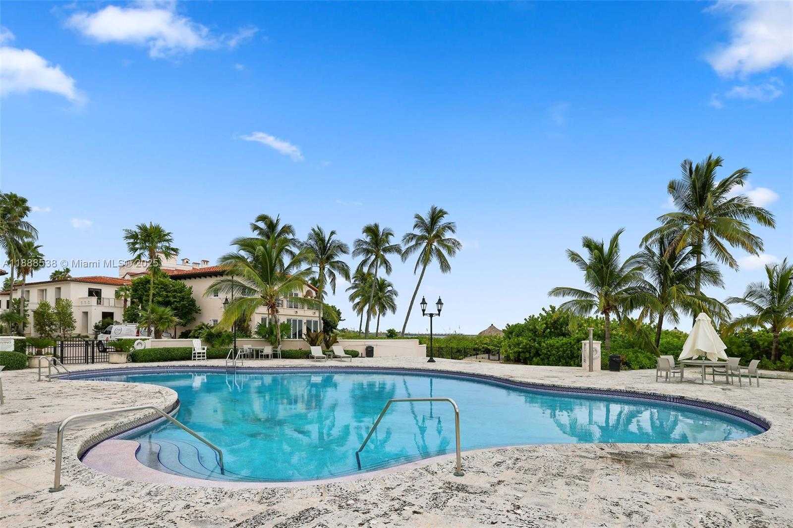 Small Image of 19216 FISHER ISLAND DR #19216, Miami Beach Number 19