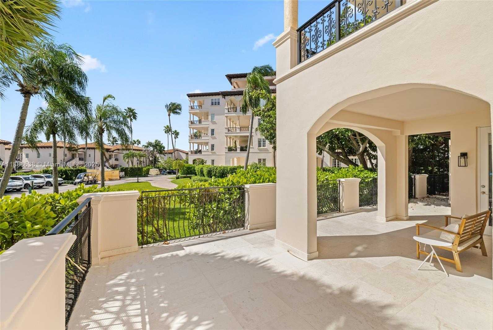 Small Image of 19216 FISHER ISLAND DR #19216, Miami Beach Number 38