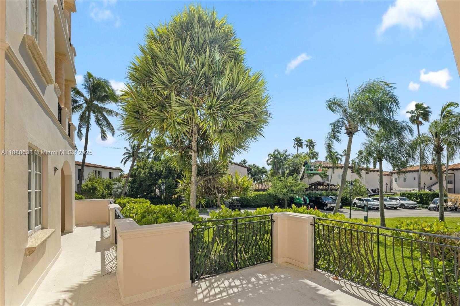 Small Image of 19216 FISHER ISLAND DR #19216, Miami Beach Number 39