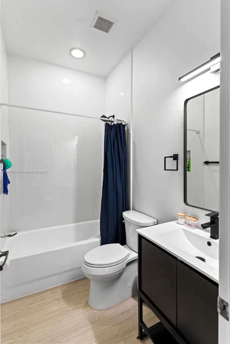 Small Image of 8999 NORTH WEST 107TH CT #216-1, Doral Number 36