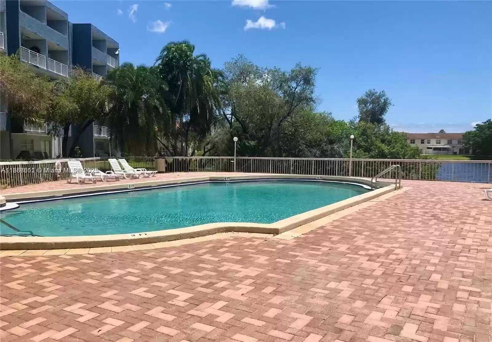 Small Image of 9375 FONTAINEBLEAU BLVD #L219, Miami Number 11