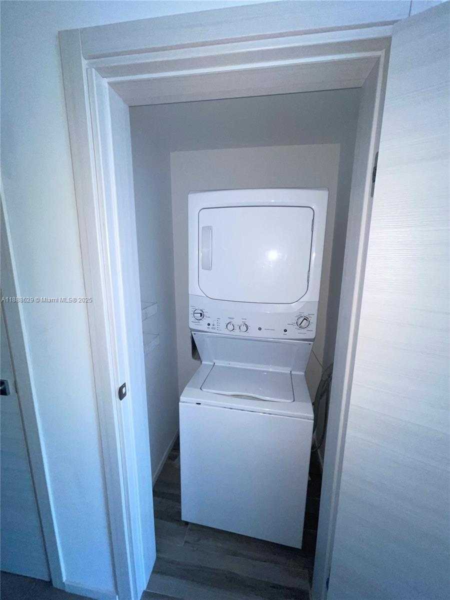 Small Image of 801 SOUTH MIAMI AVE #3304, Miami Number 17