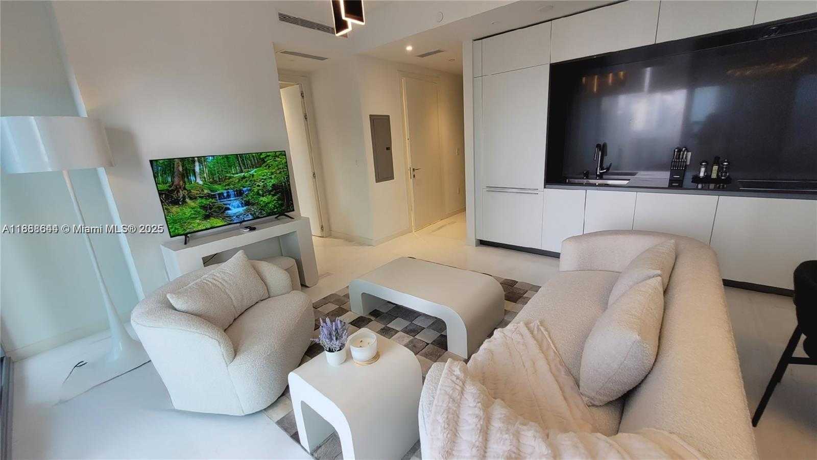 Small Image of 300 BISCAYNE BLVD WAY #2908, Miami Number 2