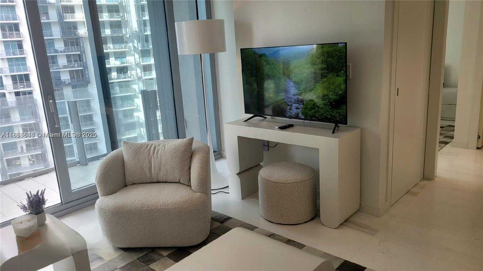Small Image of 300 BISCAYNE BLVD WAY #2908, Miami Number 3