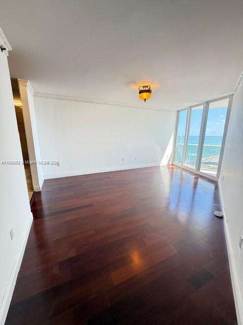 Small Image of Sunny Isles Beach Number 23