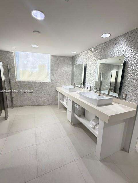 Small Image of Sunny Isles Beach Number 38