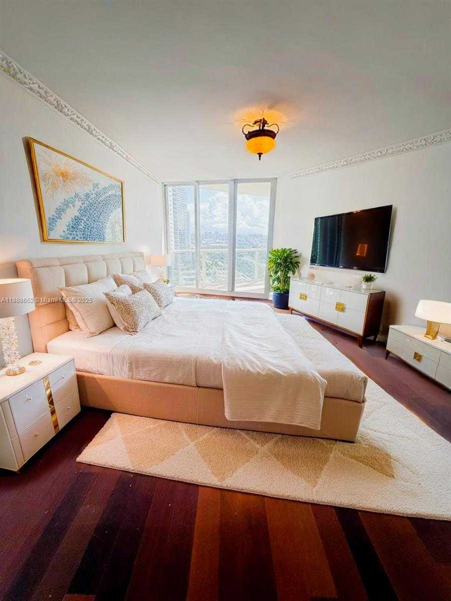 Small Image of Sunny Isles Beach Number 54