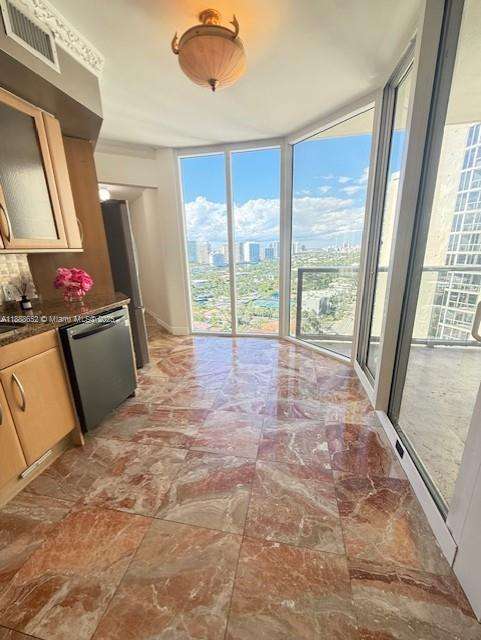 Small Image of Sunny Isles Beach Number 9
