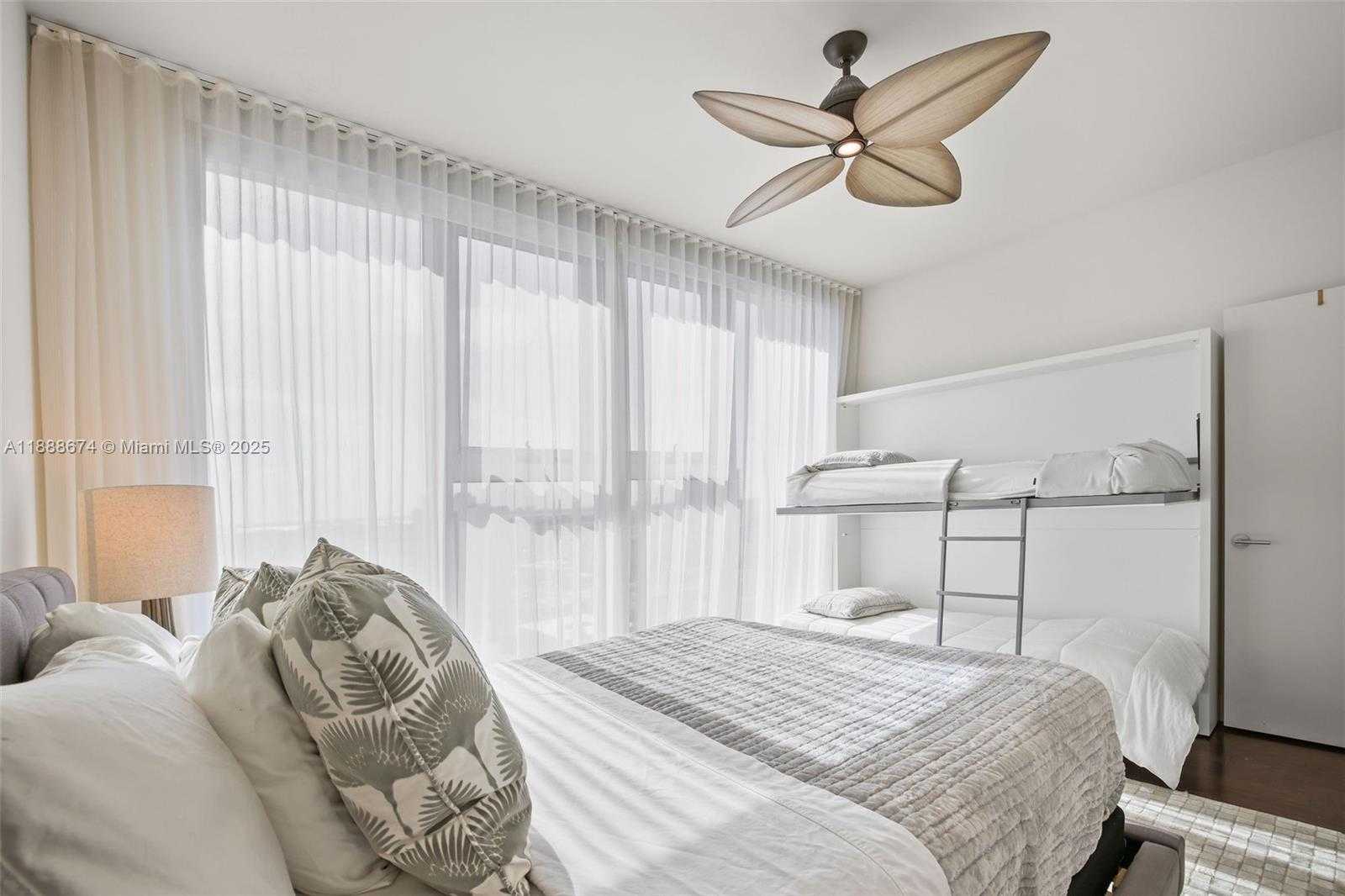 Small Image of 6899 COLLINS AVE #1610, Miami Beach Number 18