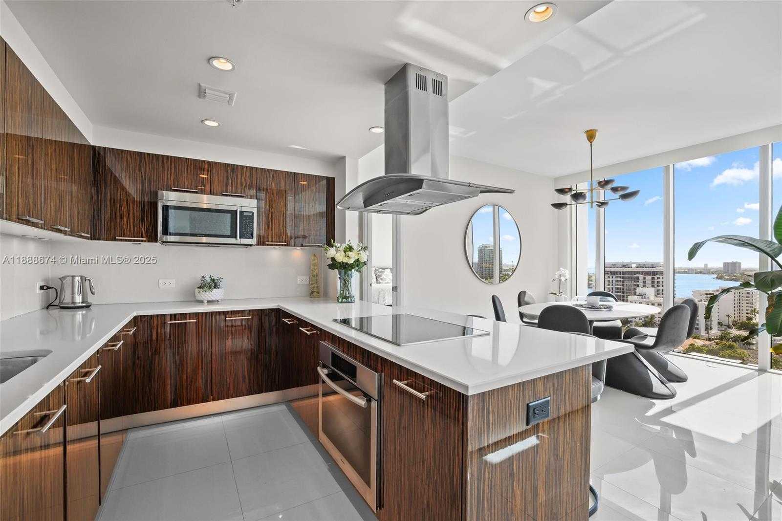 Small Image of 6899 COLLINS AVE #1610, Miami Beach Number 7