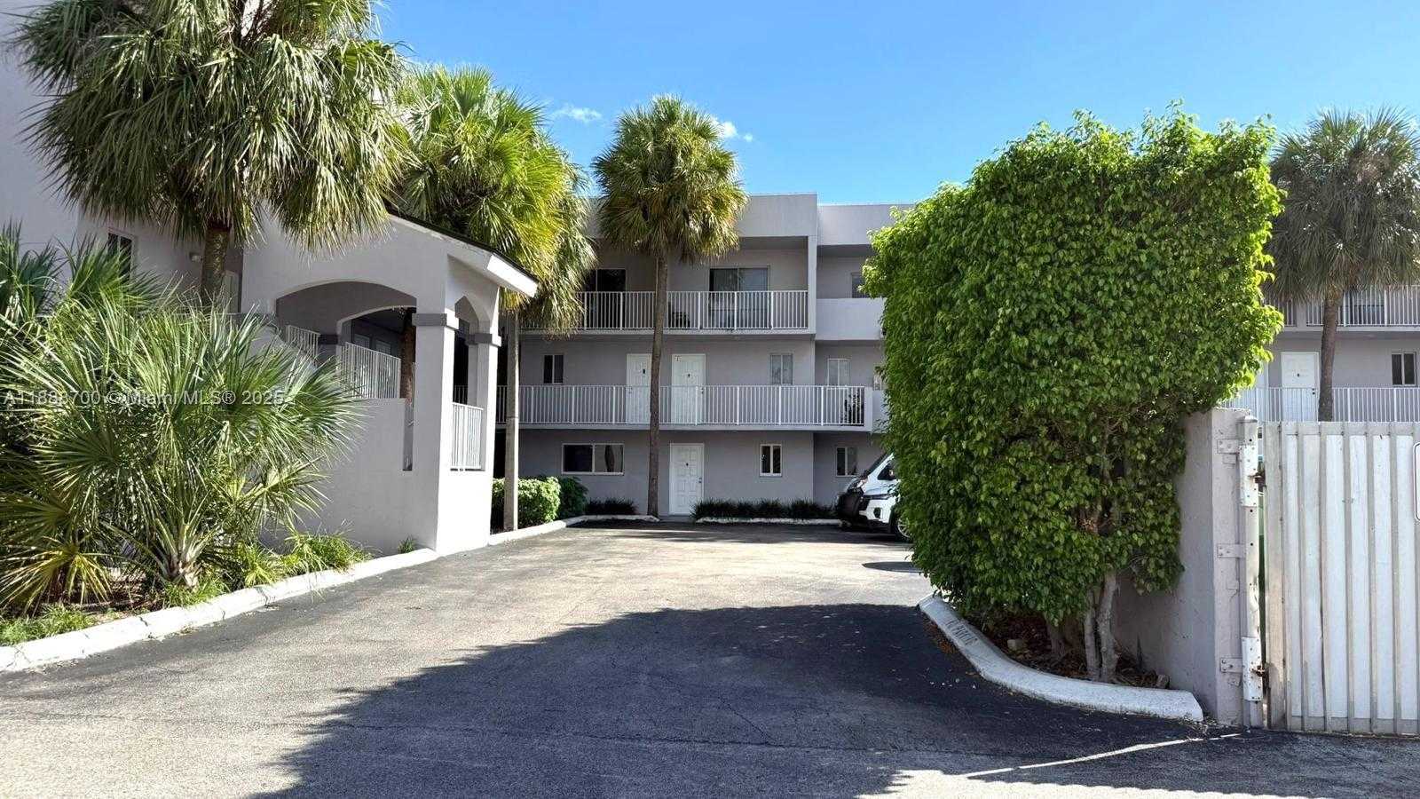 Small Image of 2680 76TH ST #104, Hialeah Number 36