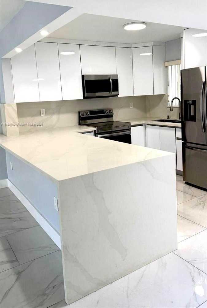 Small Image of 2680 76TH ST #104, Hialeah Number 5