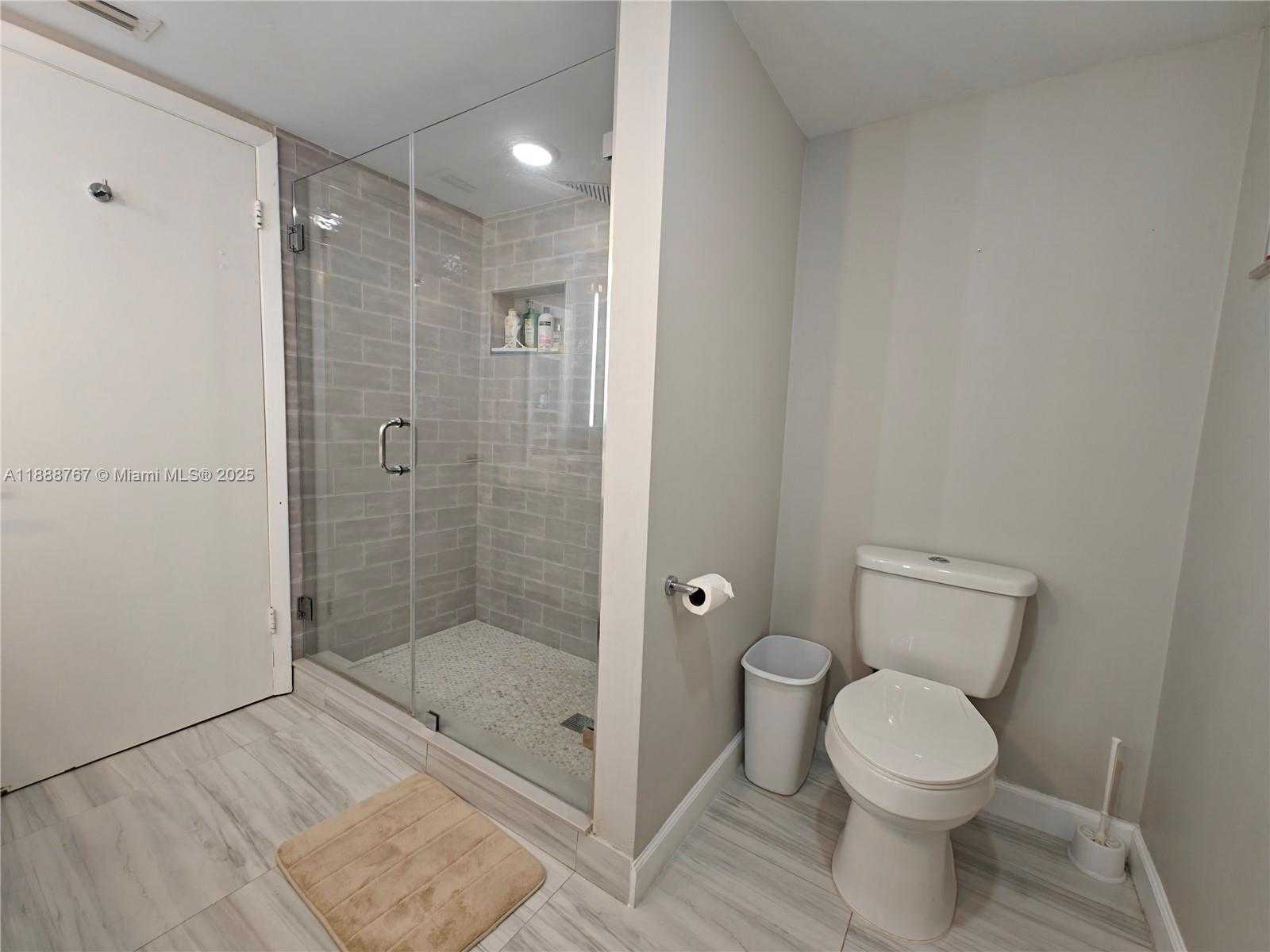 Small Image of 601 IVES DAIRY RD #101-8, Miami Number 10