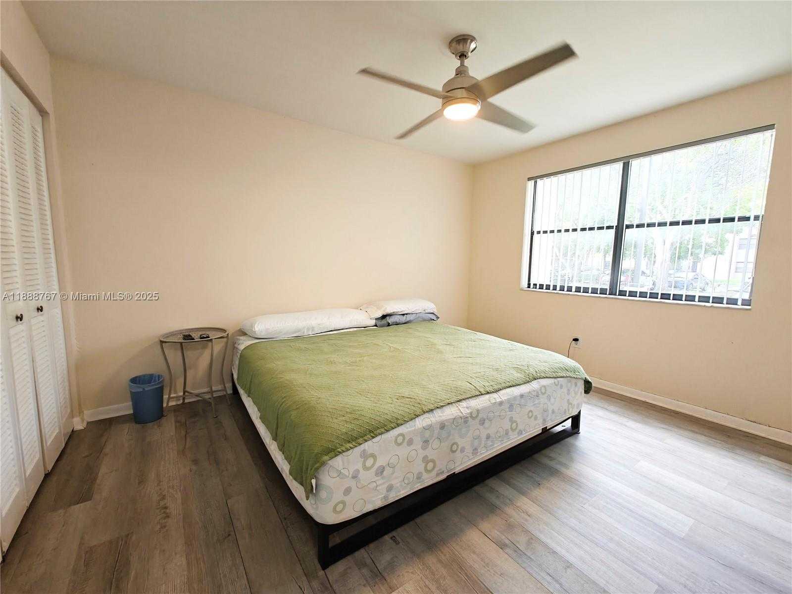 Small Image of 601 IVES DAIRY RD #101-8, Miami Number 13