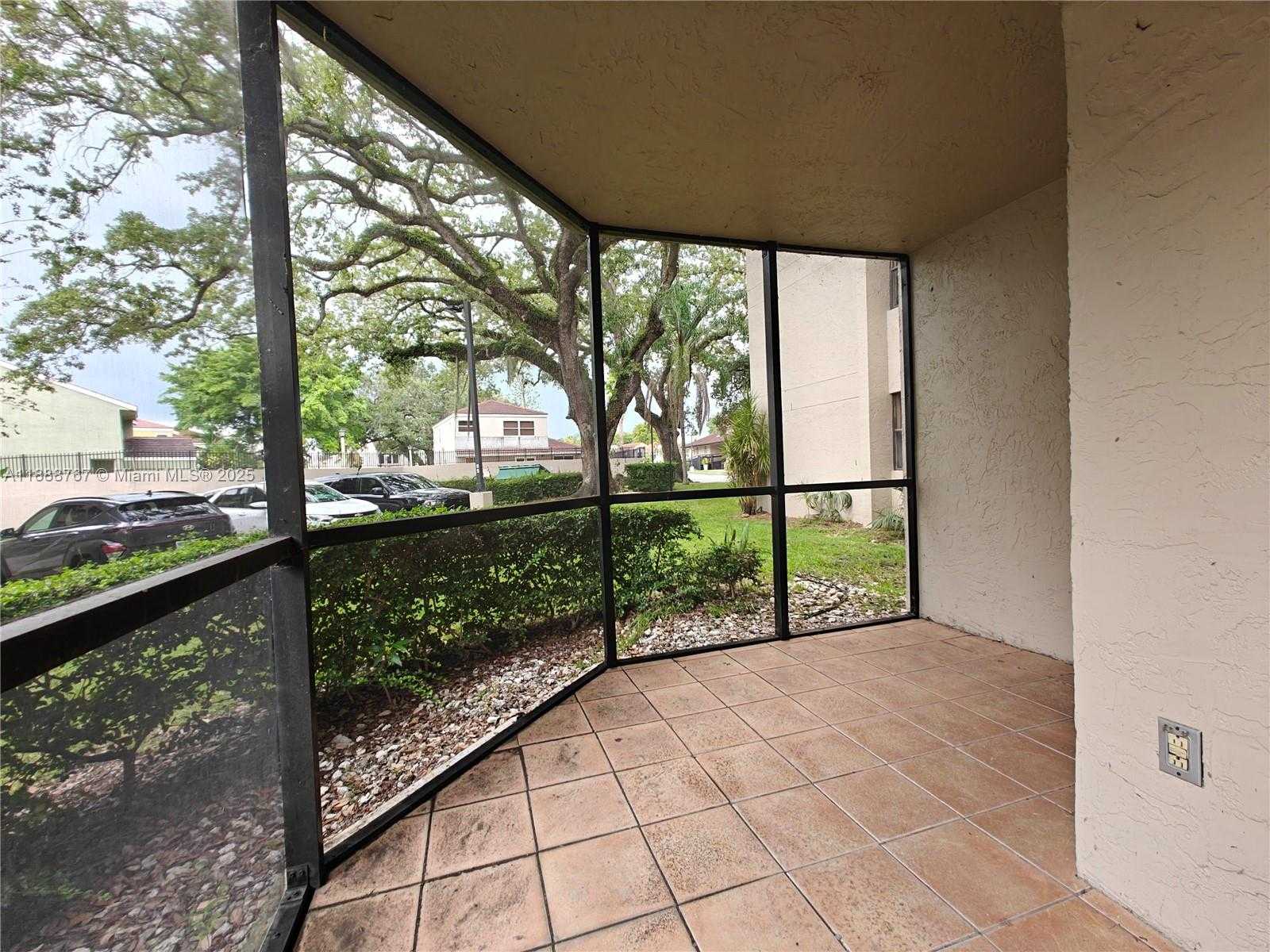 Small Image of 601 IVES DAIRY RD #101-8, Miami Number 18