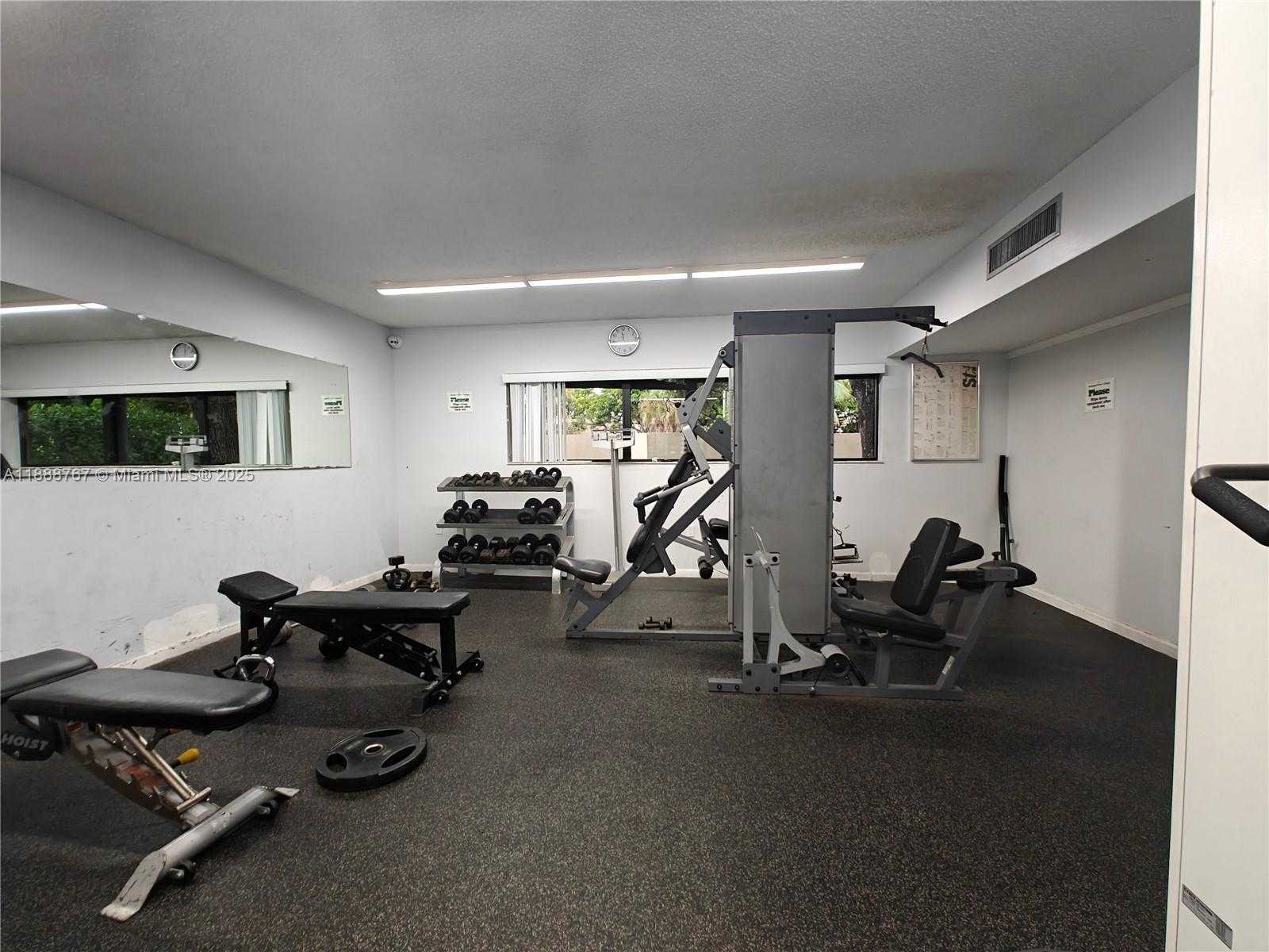 Small Image of 601 IVES DAIRY RD #101-8, Miami Number 25