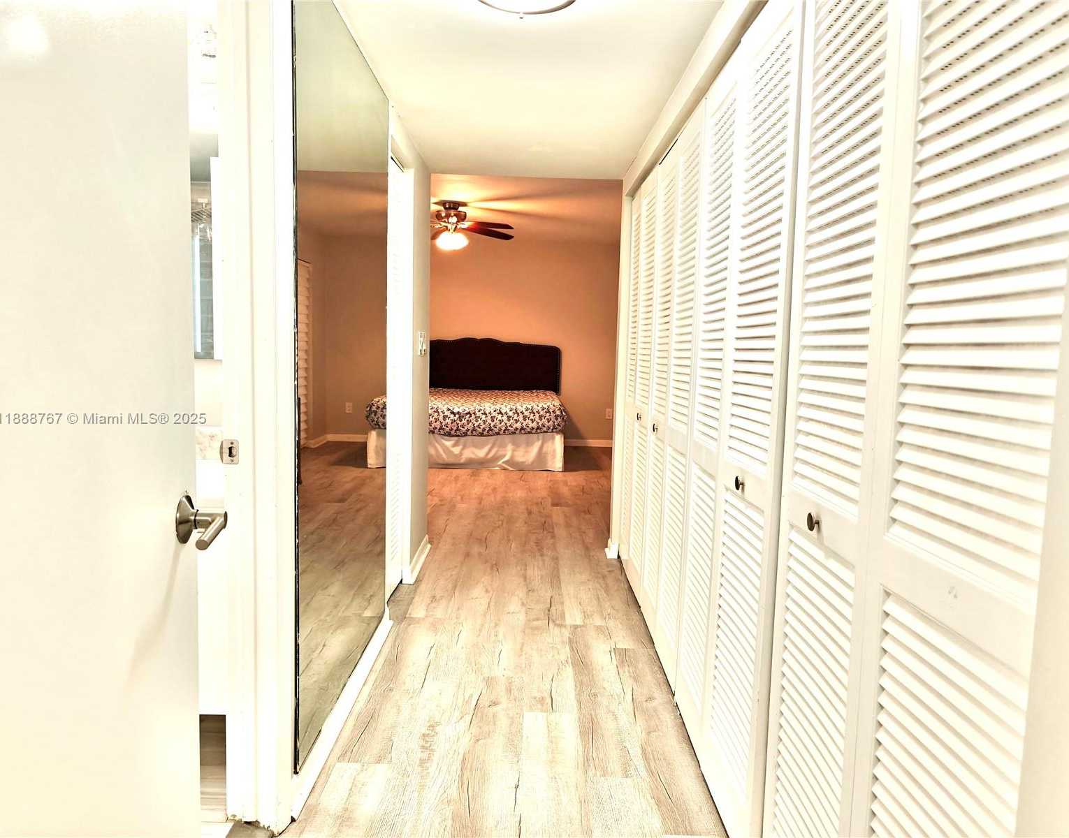 Small Image of 601 IVES DAIRY RD #101-8, Miami Number 3