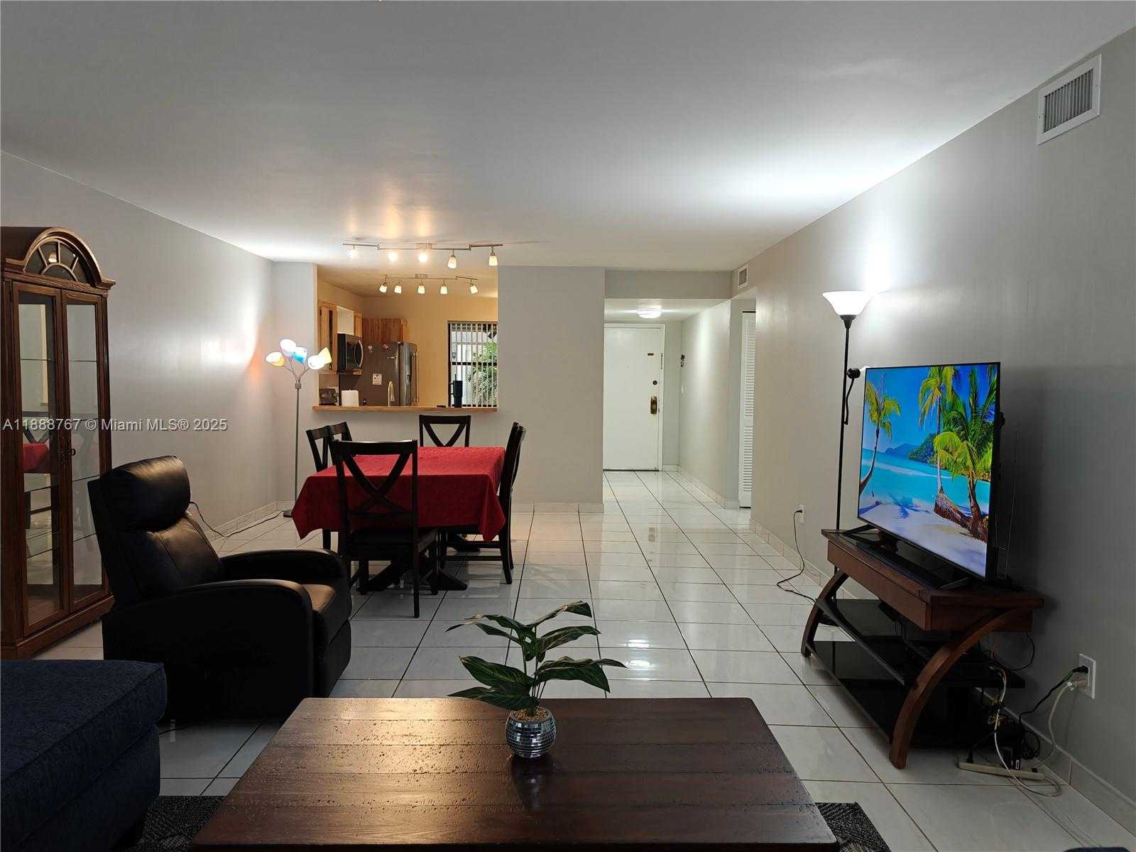 Small Image of 601 IVES DAIRY RD #101-8, Miami Number 5
