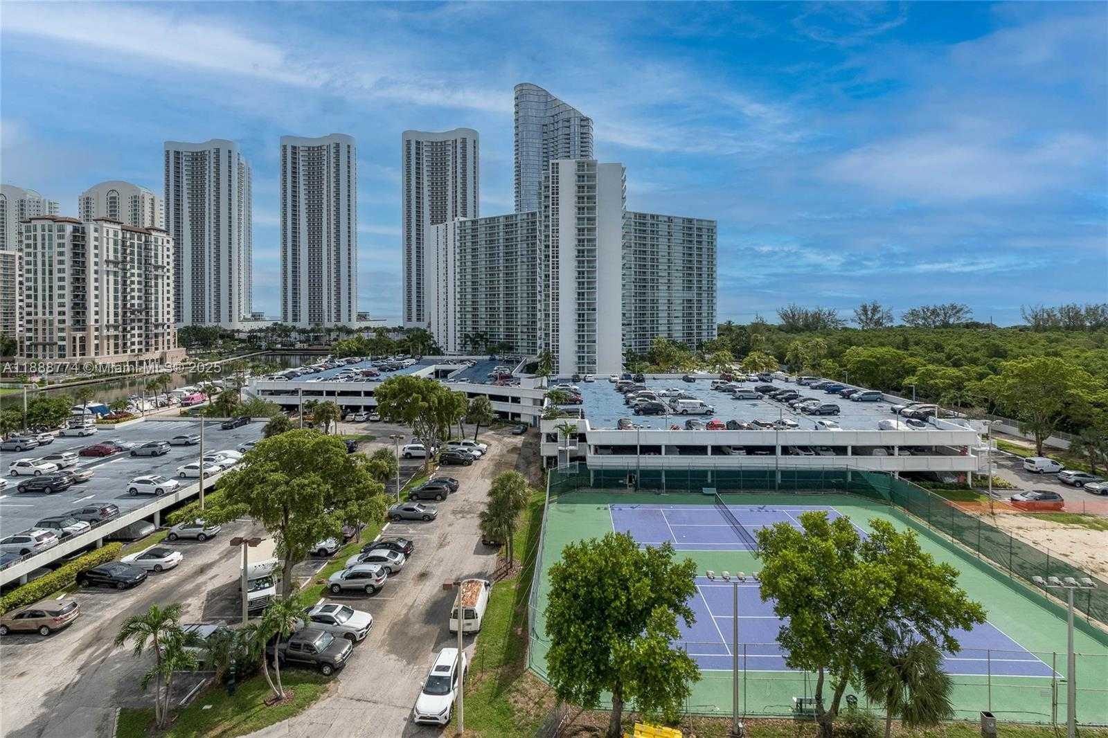 Small Image of 300 BAYVIEW DR #716, Sunny Isles Beach Number 28