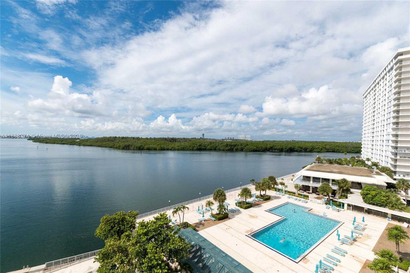 Small Image of 300 BAYVIEW DR #716, Sunny Isles Beach Number 30