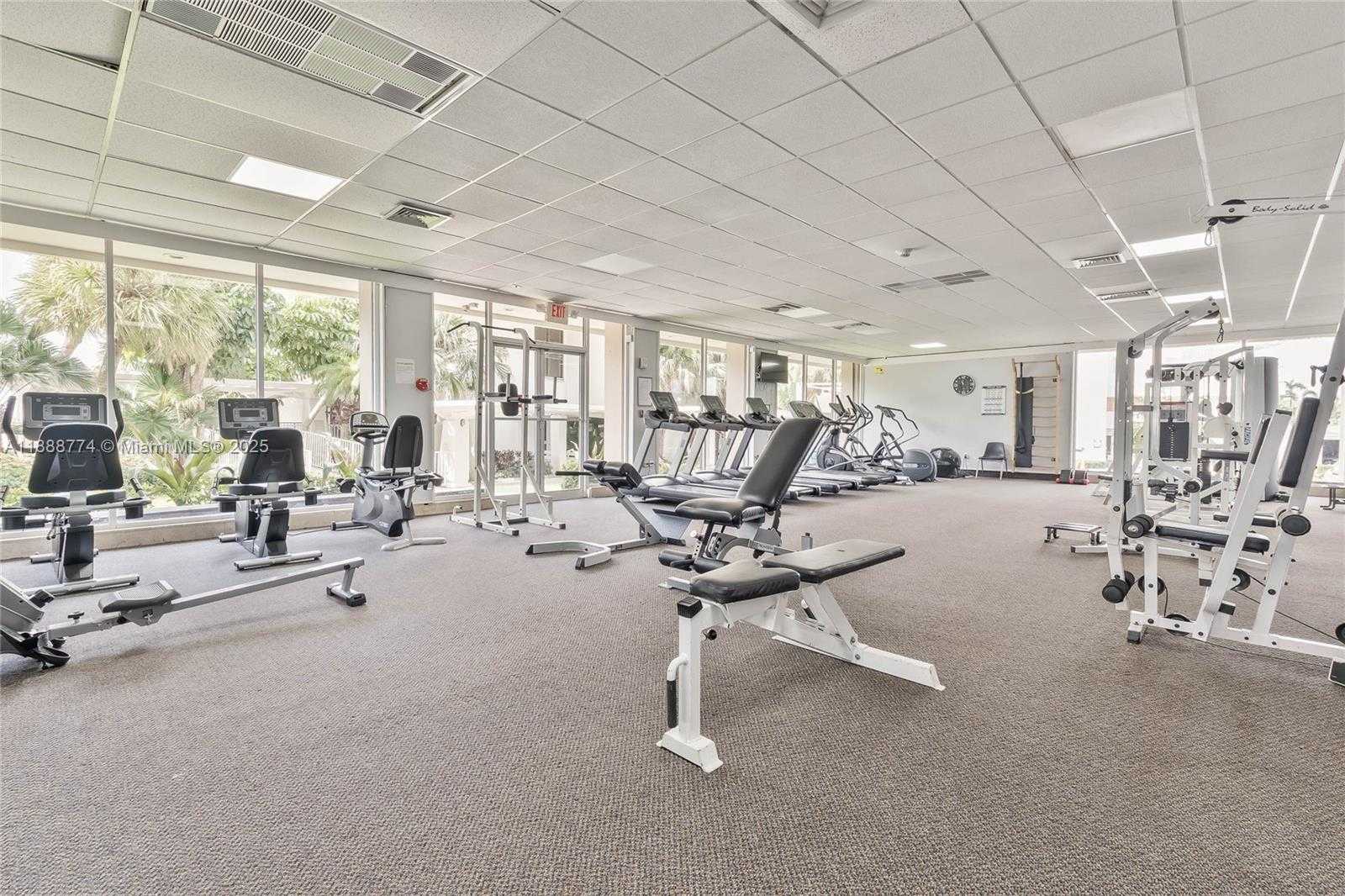 Small Image of 300 BAYVIEW DR #716, Sunny Isles Beach Number 31