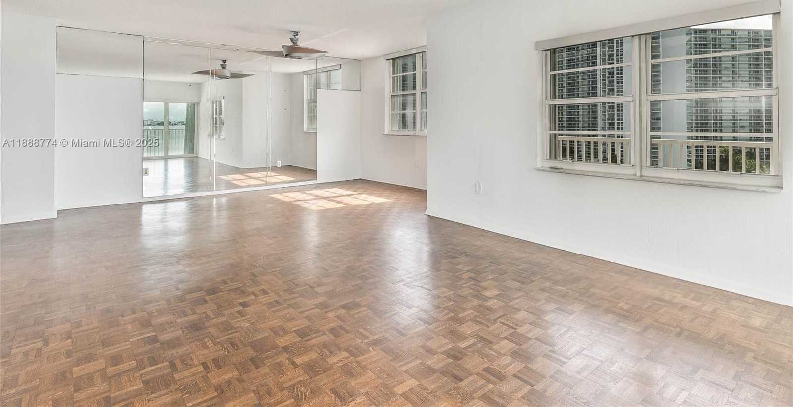 Small Image of 300 BAYVIEW DR #716, Sunny Isles Beach Number 7