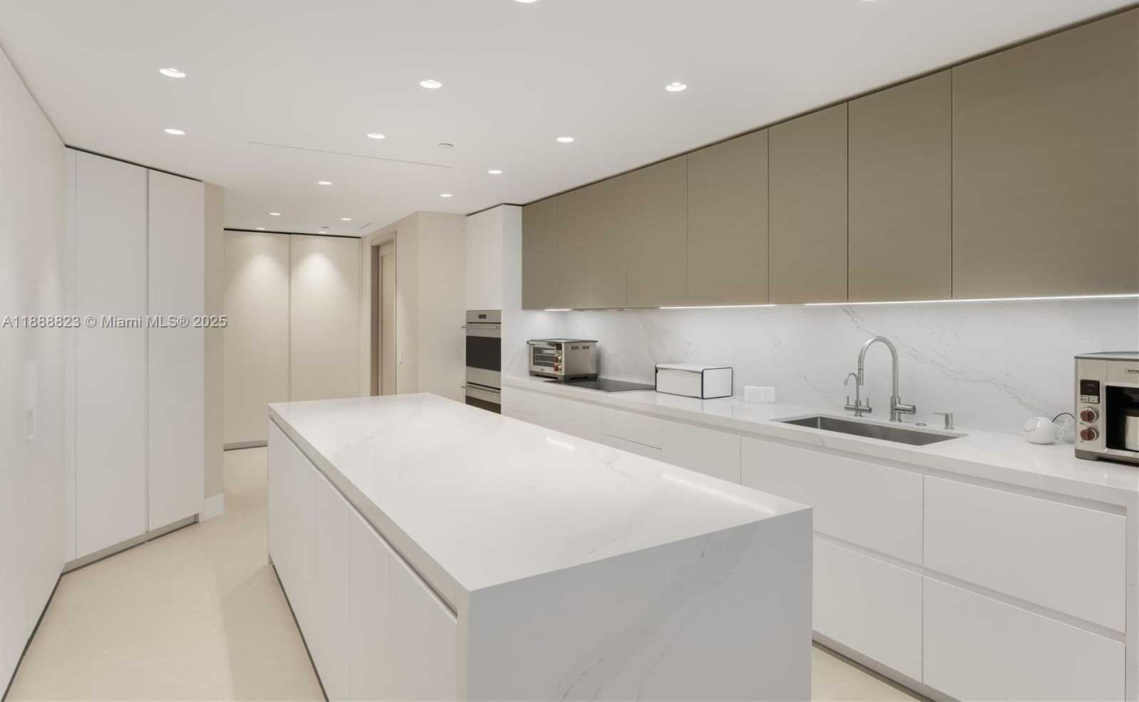 Small Image of 9999 COLLINS AVE #19K, Bal Harbour Number 13