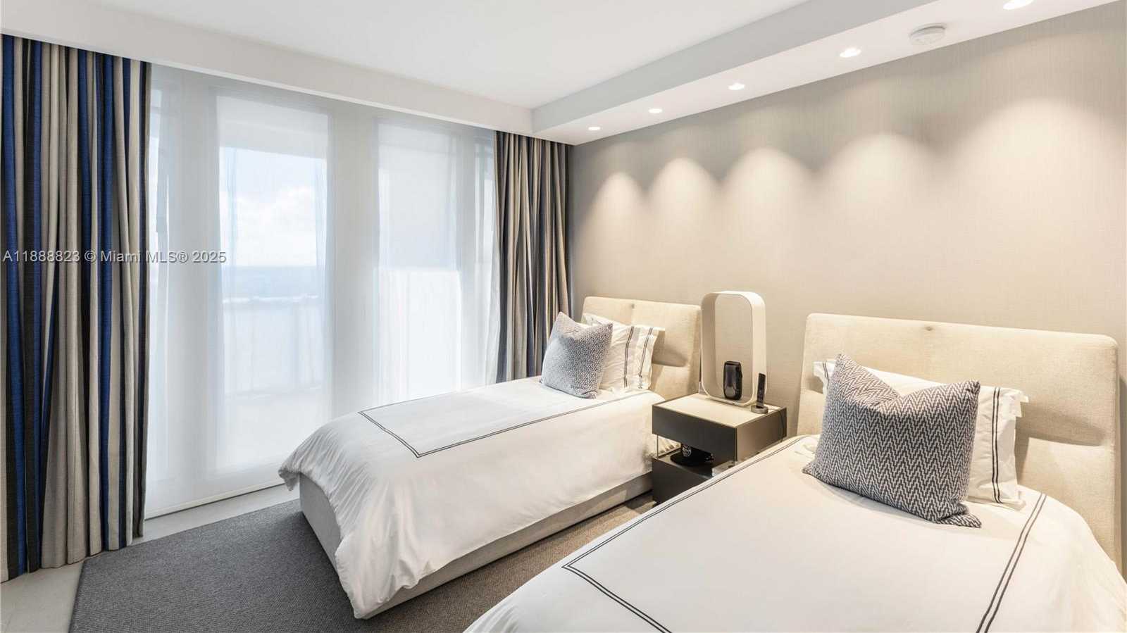 Small Image of 9999 COLLINS AVE #19K, Bal Harbour Number 31