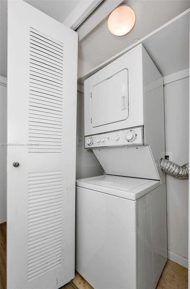 Small Image of 2101 BRICKELL AVENUE #905, Miami Number 17