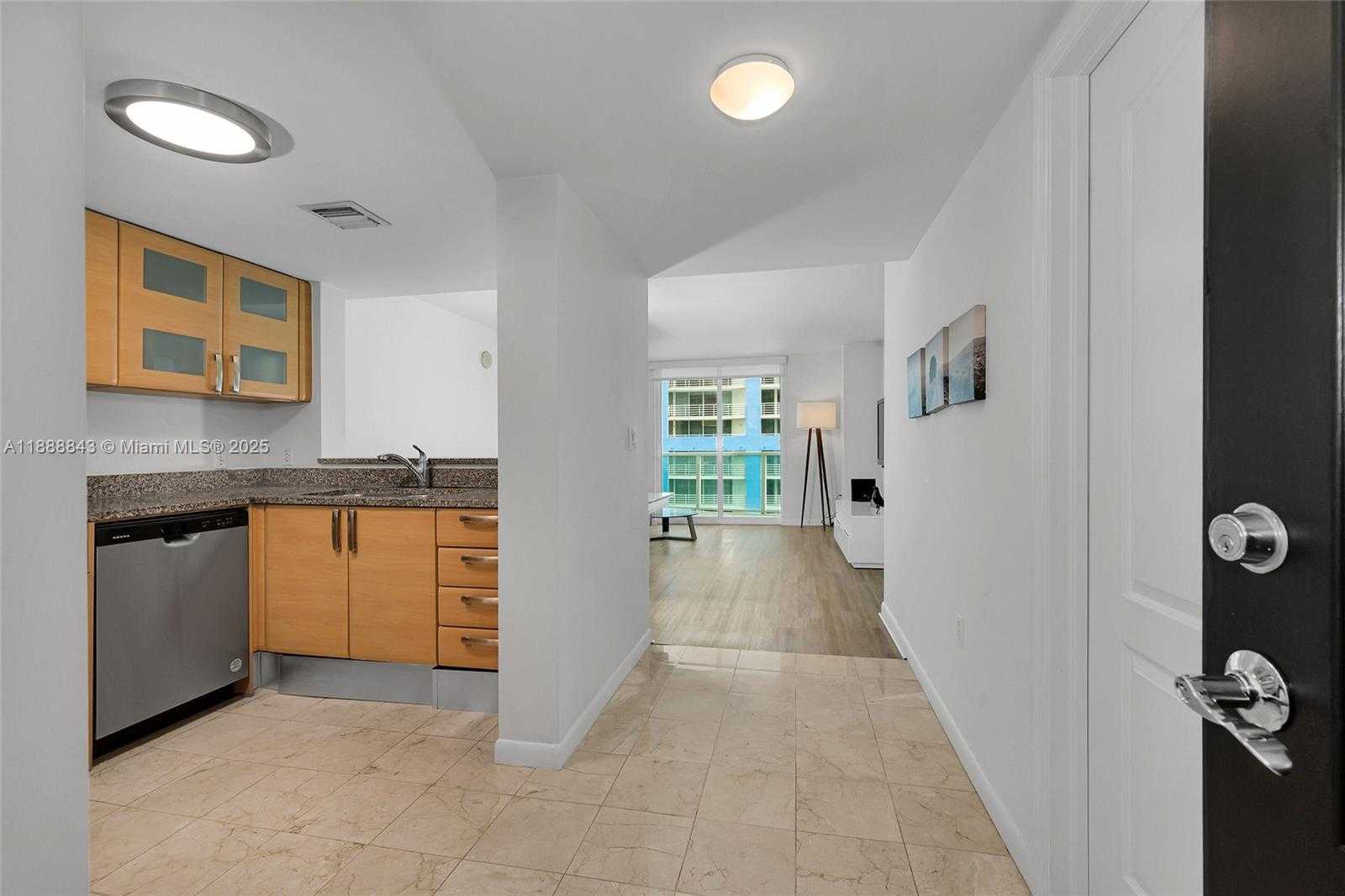 Small Image of 2101 BRICKELL AVENUE #905, Miami Number 2