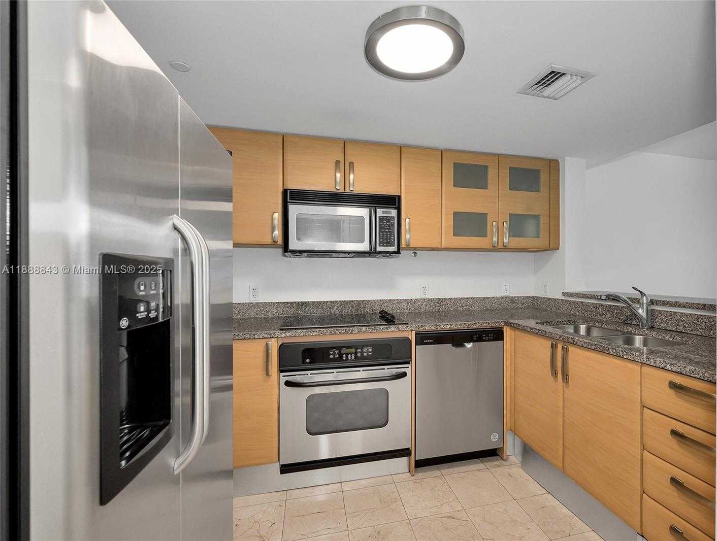 Small Image of 2101 BRICKELL AVENUE #905, Miami Number 3