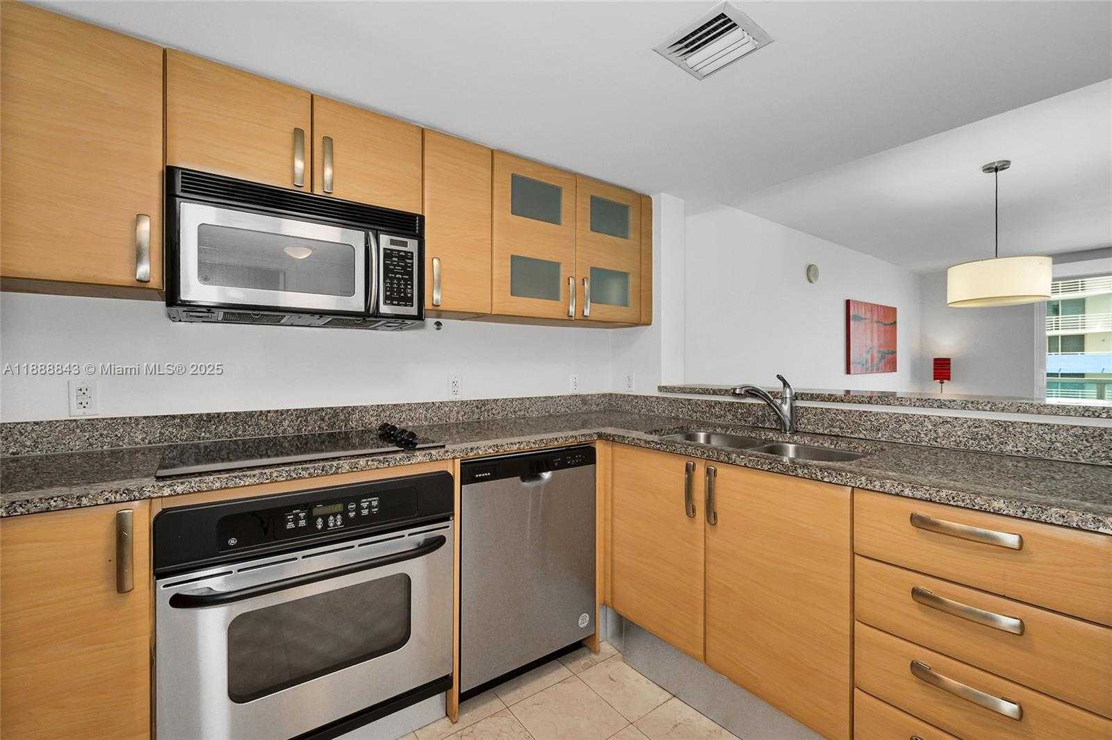 Small Image of 2101 BRICKELL AVENUE #905, Miami Number 4