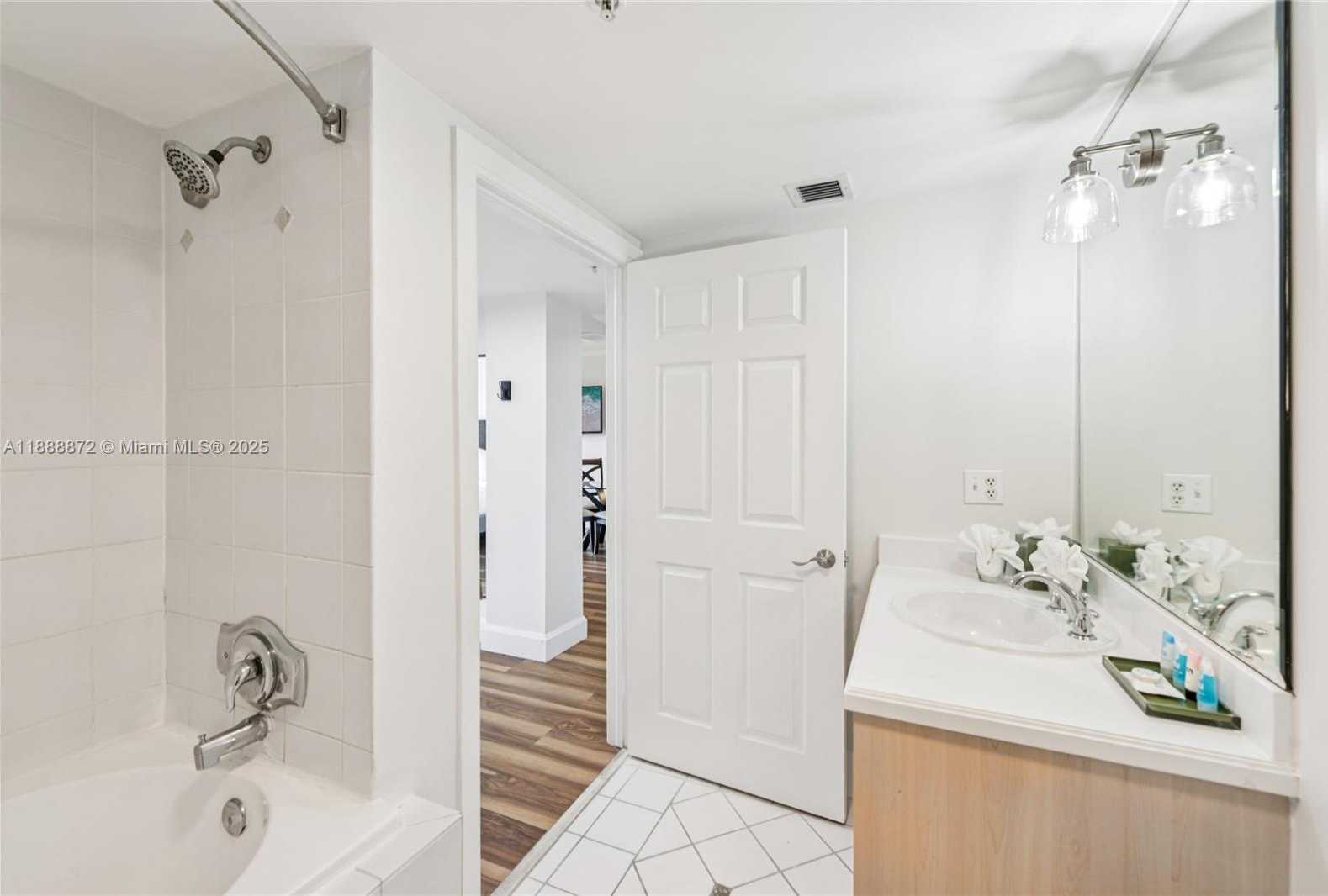 Small Image of 2951 SOUTH BAYSHORE DR #710, Miami Number 13