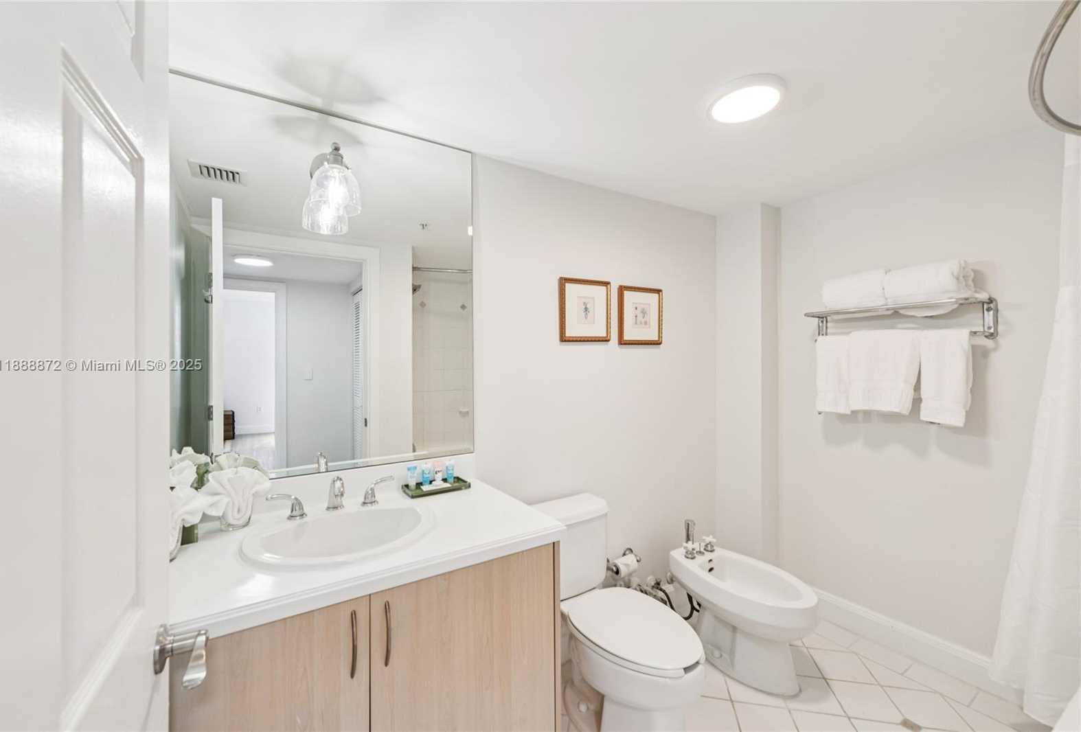 Small Image of 2951 SOUTH BAYSHORE DR #710, Miami Number 14