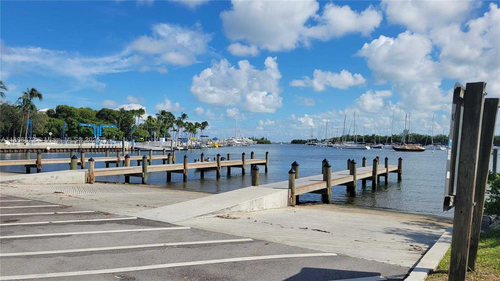 Small Image of 2951 SOUTH BAYSHORE DR #710, Miami Number 49