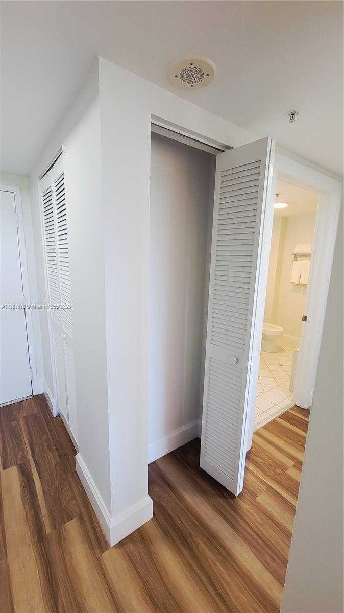 Small Image of 2951 SOUTH BAYSHORE DR #710, Miami Number 54