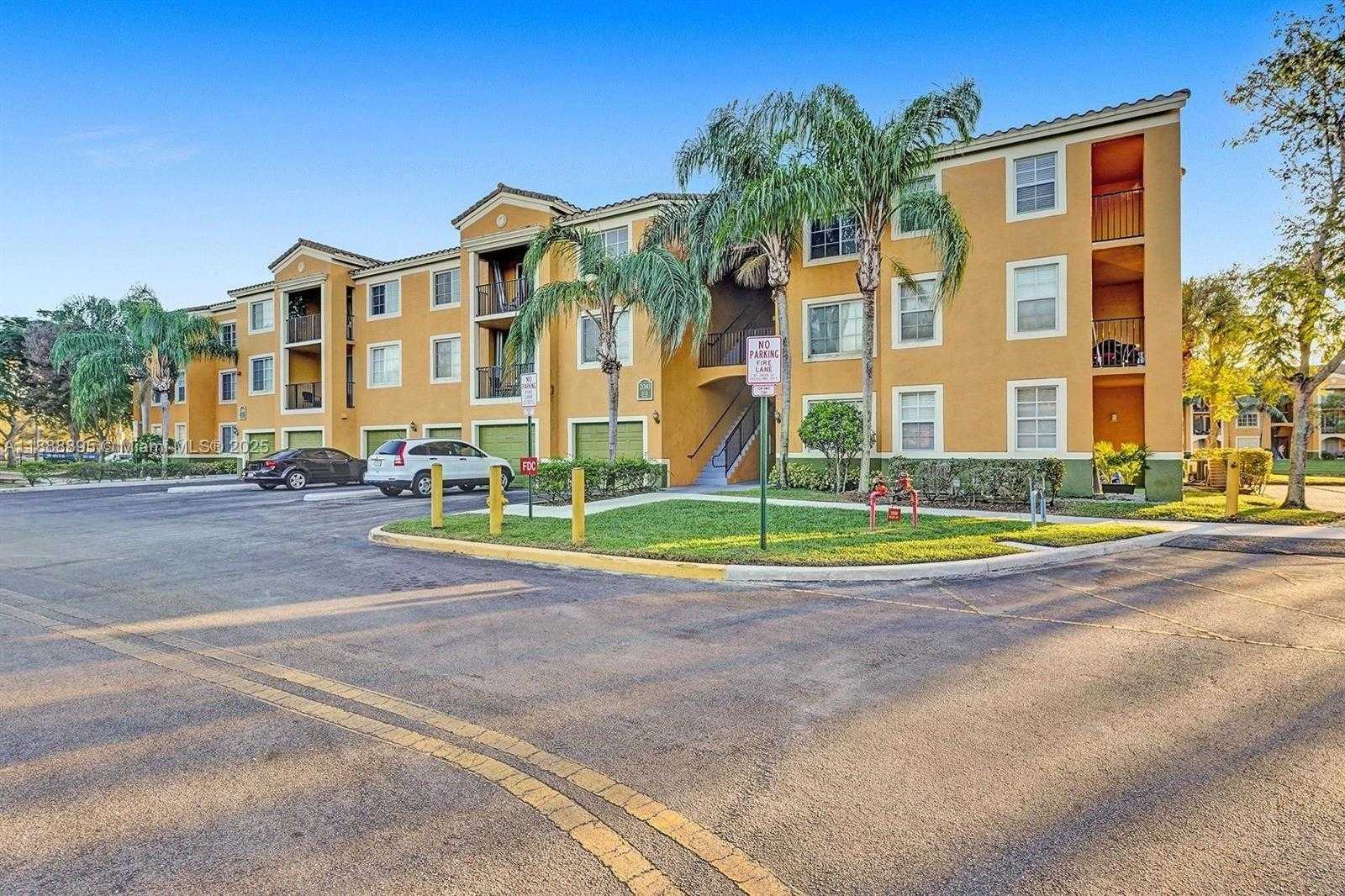 Small Image of 2301 WEST PRESERVE WAY #306, Miramar Number 14